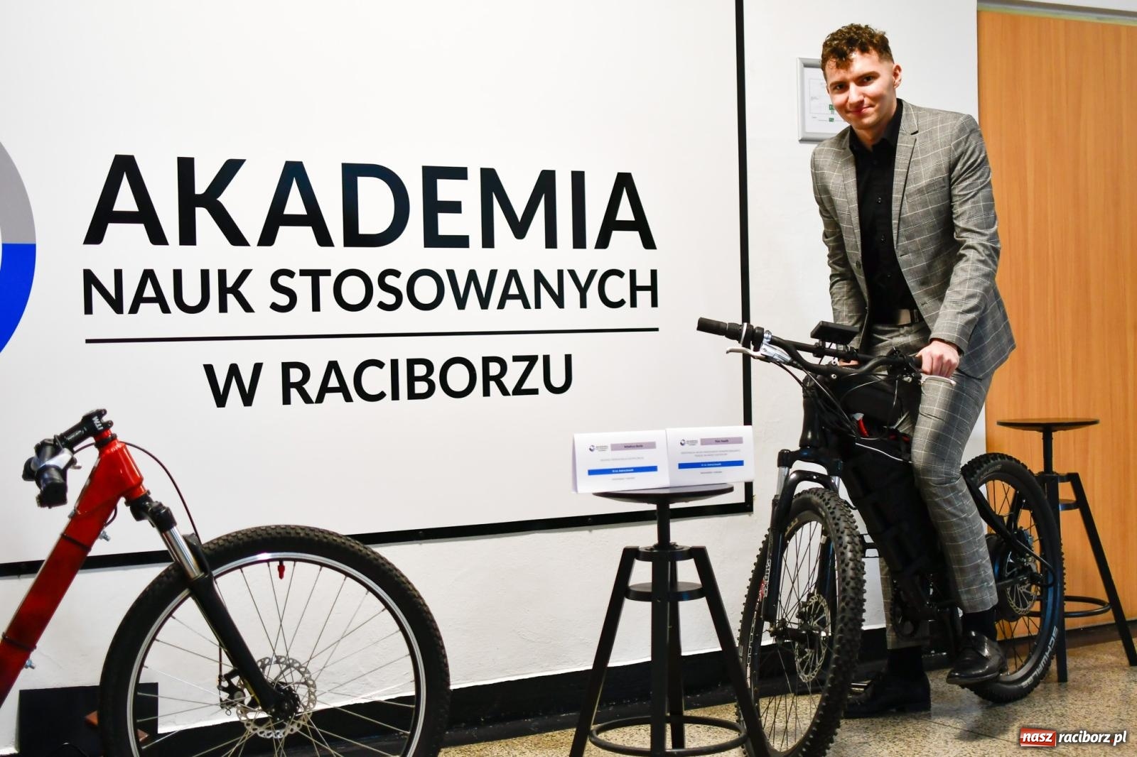 Zdjęcie w galerii na portalu naszraciborz.pl: Raciborska uczelnia wręczyła swoje prestiżowe wyróżnienia wiadomości z regionu