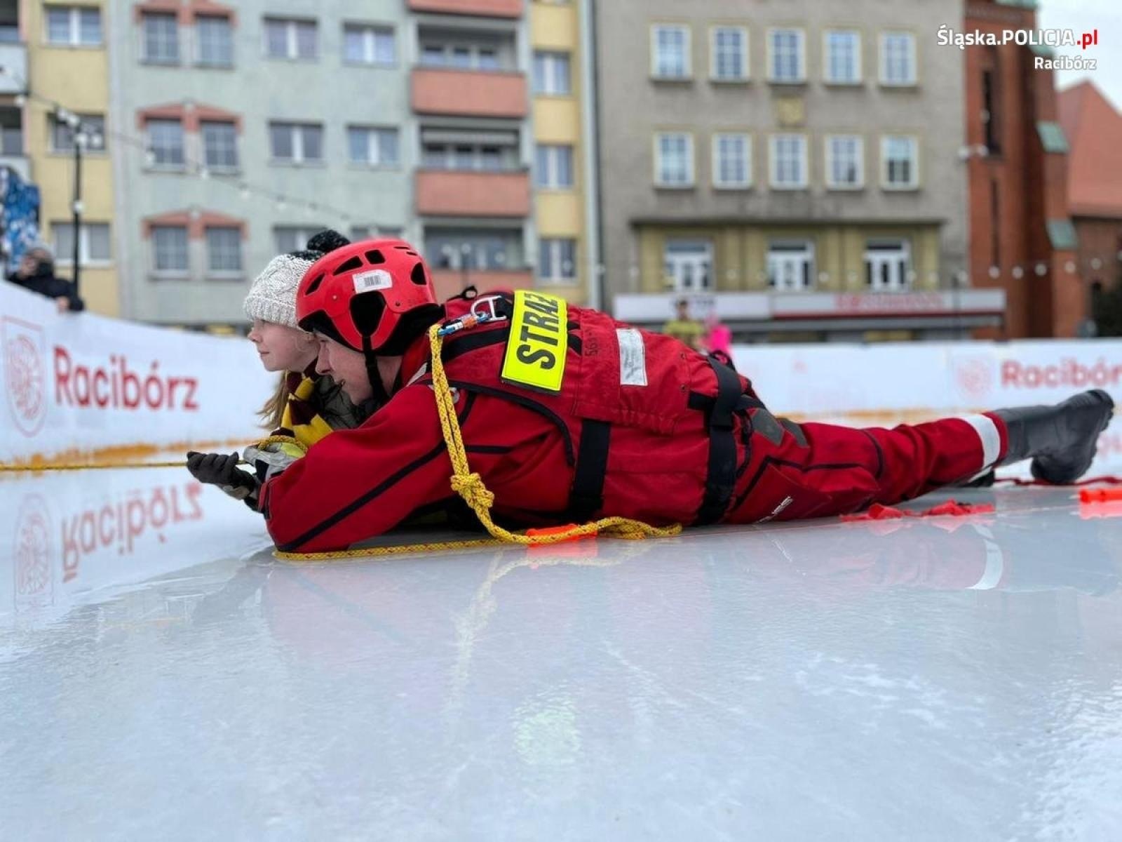 Zdjęcie w galerii na portalu naszraciborz.pl: Bezpieczne szaleństwo. Wspólna akcja służb mundurowych [FOTO i WIDEO] wiadomości z regionu
