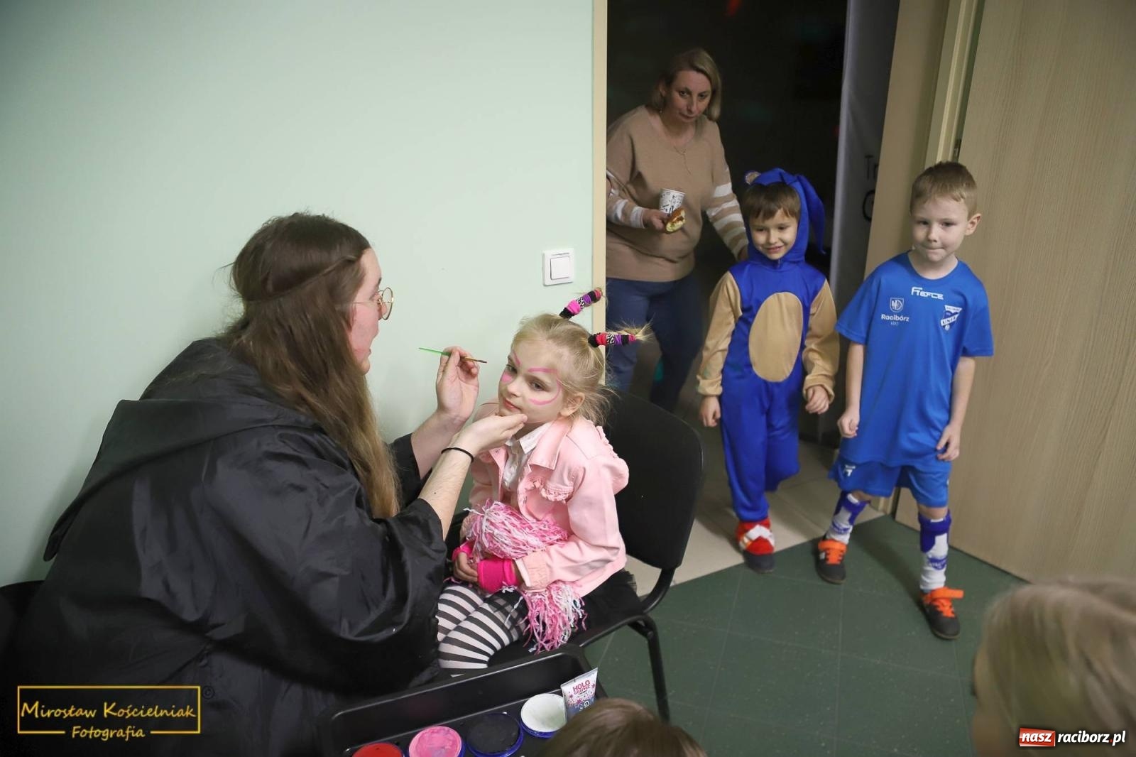 Zdjęcie w galerii na portalu naszraciborz.pl: Sportowy bal karnawałowy w arenie przy Łąkowej wiadomości z regionu