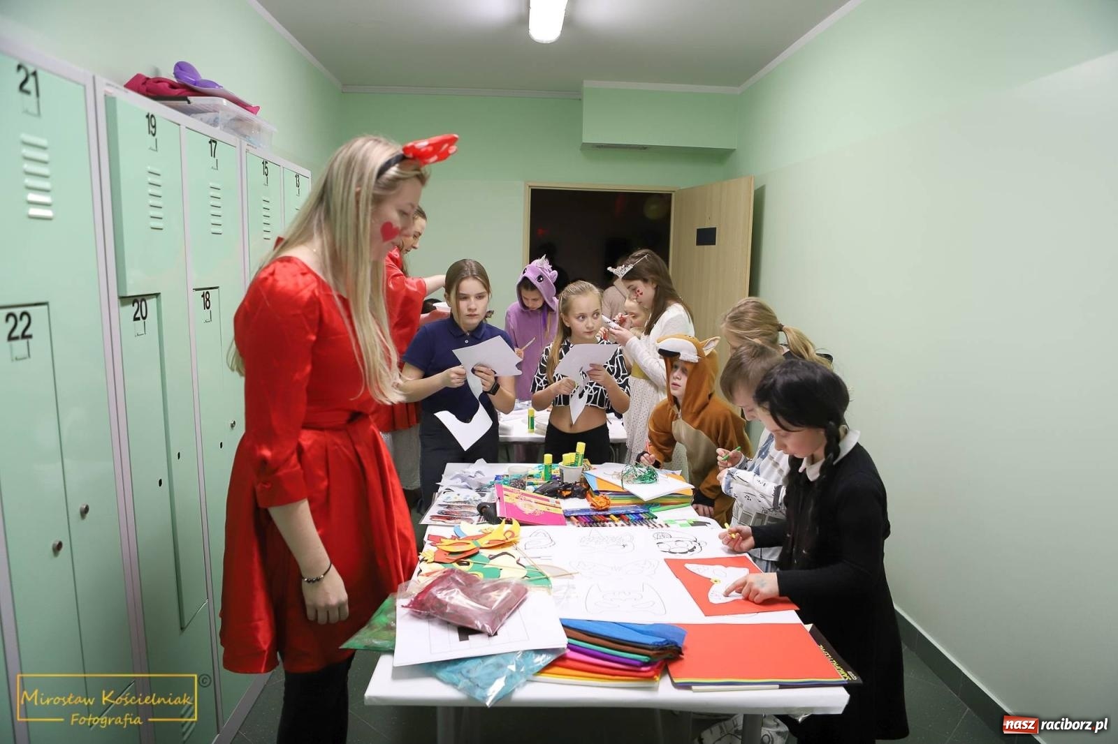 Zdjęcie w galerii na portalu naszraciborz.pl: Sportowy bal karnawałowy w arenie przy Łąkowej wiadomości z regionu