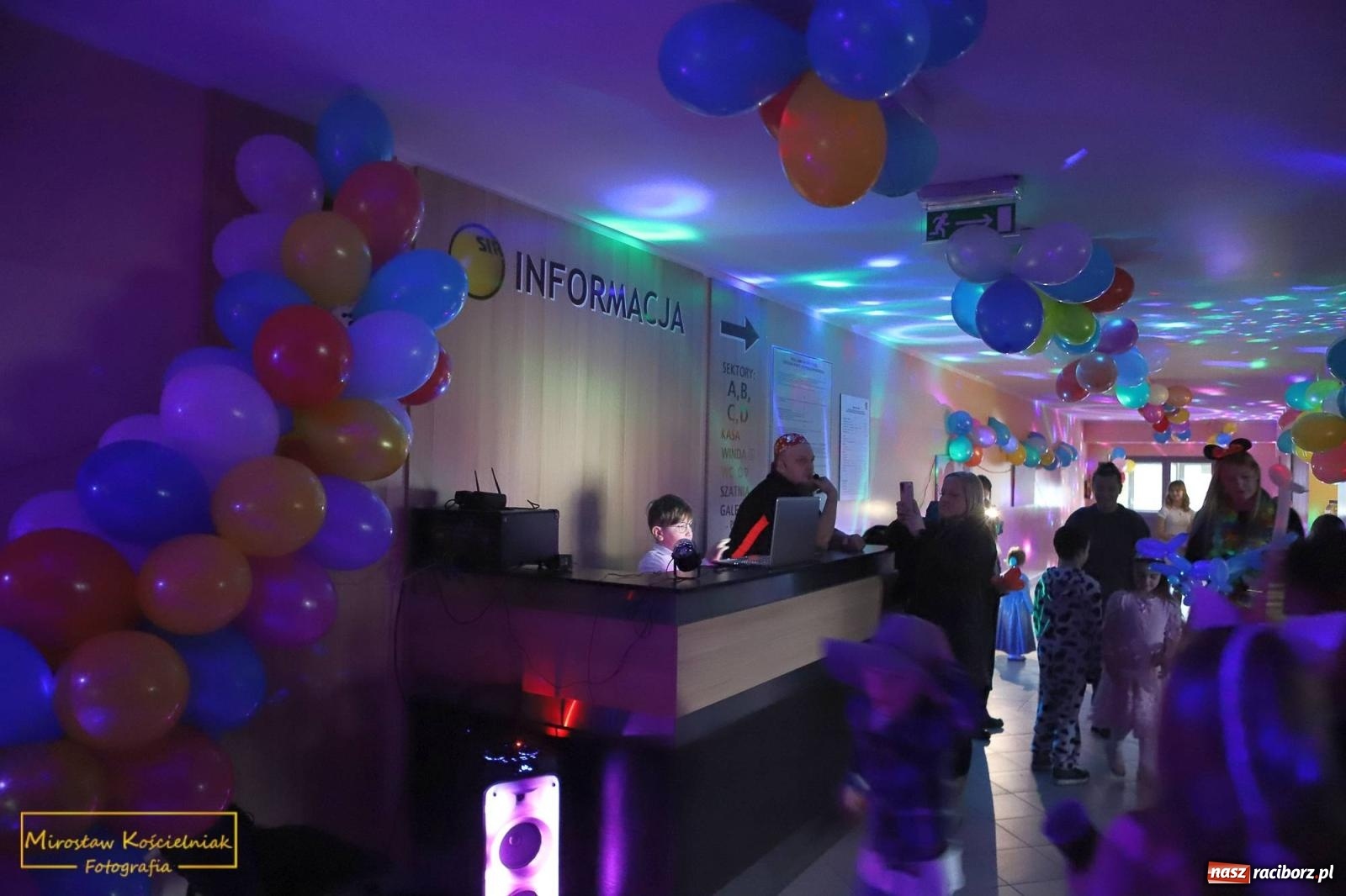 Zdjęcie w galerii na portalu naszraciborz.pl: Sportowy bal karnawałowy w arenie przy Łąkowej wiadomości z regionu