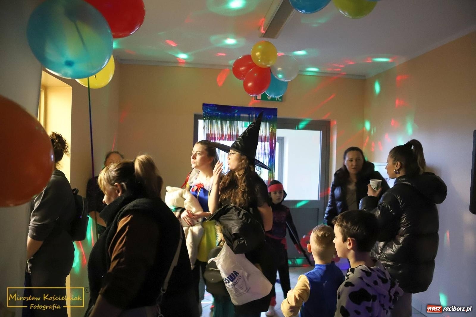 Zdjęcie w galerii na portalu naszraciborz.pl: Sportowy bal karnawałowy w arenie przy Łąkowej wiadomości z regionu