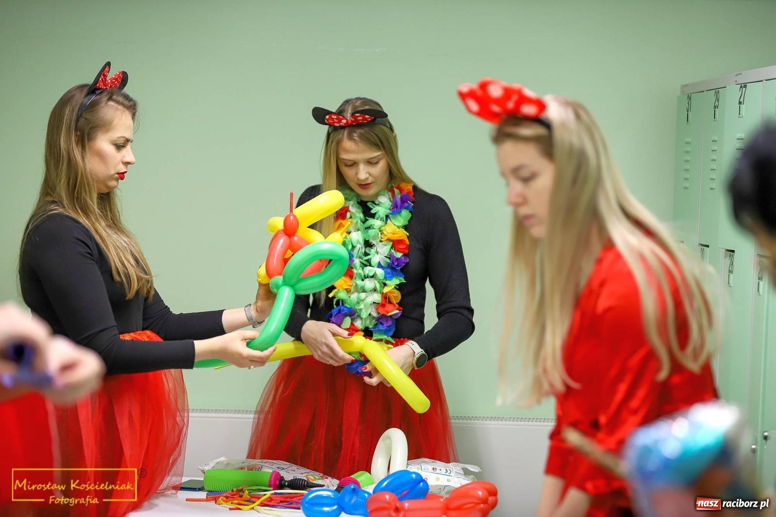 Zdjęcie w galerii na portalu naszraciborz.pl: Sportowy bal karnawałowy w arenie przy Łąkowej wiadomości z regionu