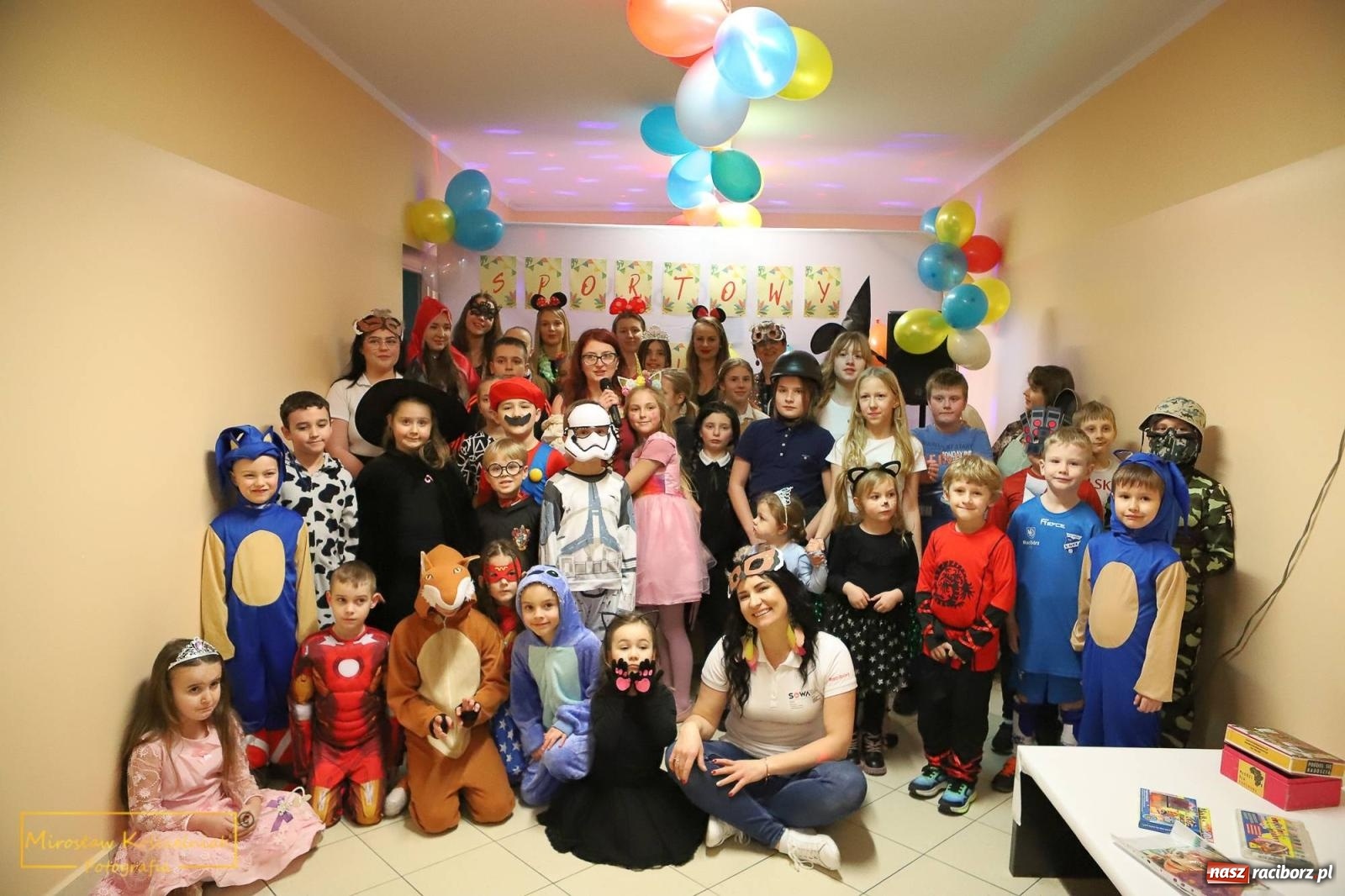 Zdjęcie w galerii na portalu naszraciborz.pl: Sportowy bal karnawałowy w arenie przy Łąkowej wiadomości z regionu