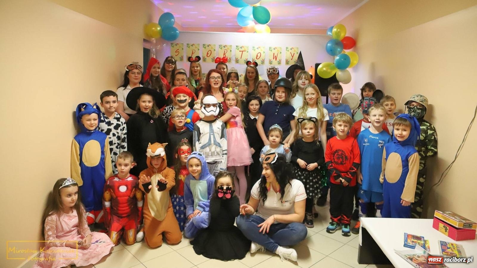 Zdjęcie w galerii na portalu naszraciborz.pl: Sportowy bal karnawałowy w arenie przy Łąkowej wiadomości z regionu