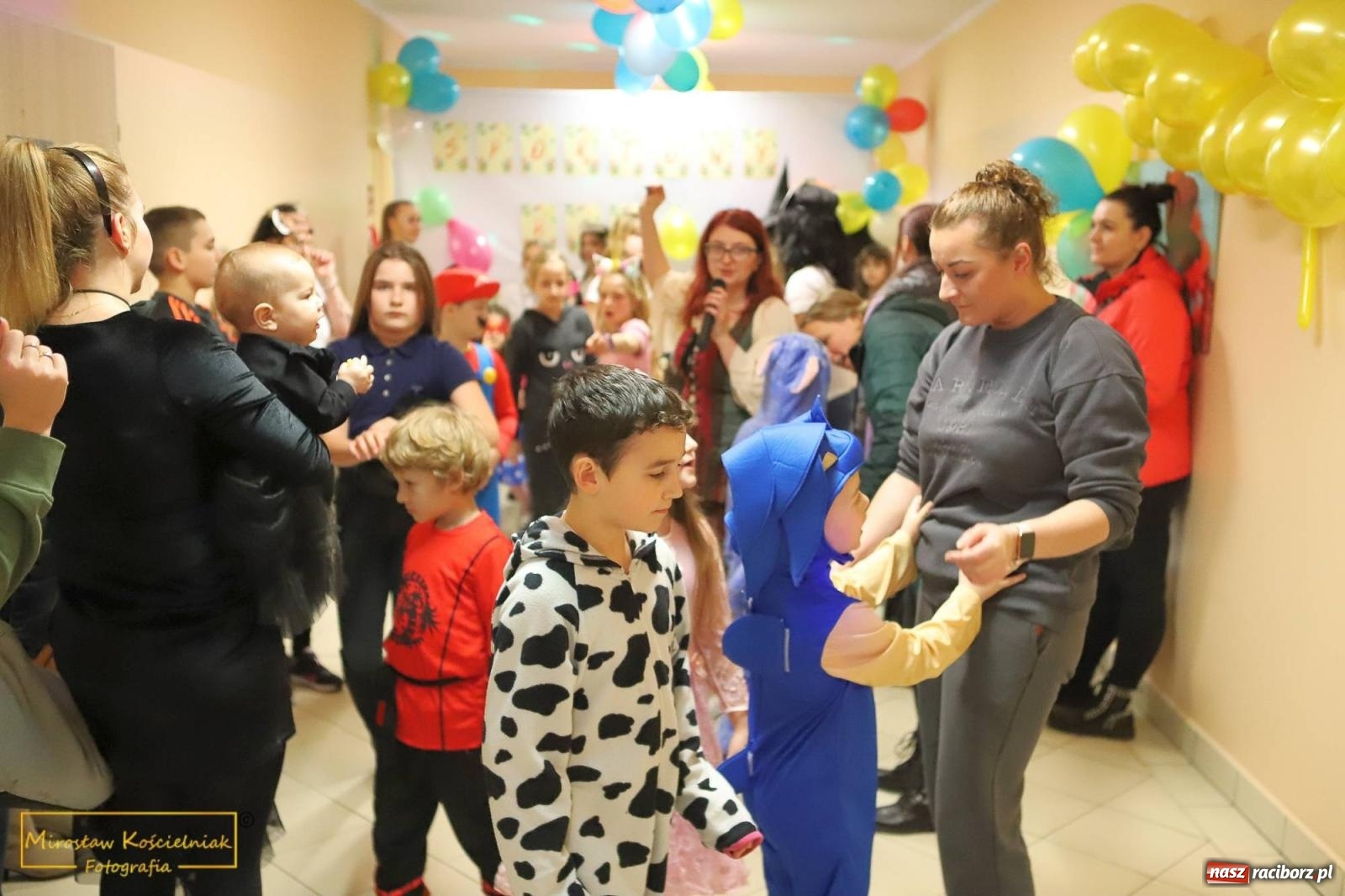 Zdjęcie w galerii na portalu naszraciborz.pl: Sportowy bal karnawałowy w arenie przy Łąkowej wiadomości z regionu