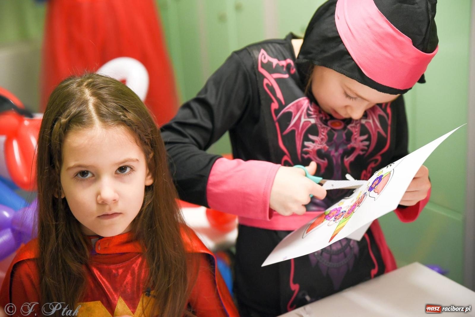 Zdjęcie w galerii na portalu naszraciborz.pl: Sportowy bal karnawałowy w arenie przy Łąkowej wiadomości z regionu