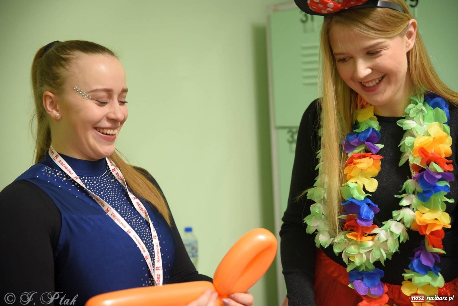 Zdjęcie w galerii na portalu naszraciborz.pl: Sportowy bal karnawałowy w arenie przy Łąkowej wiadomości z regionu