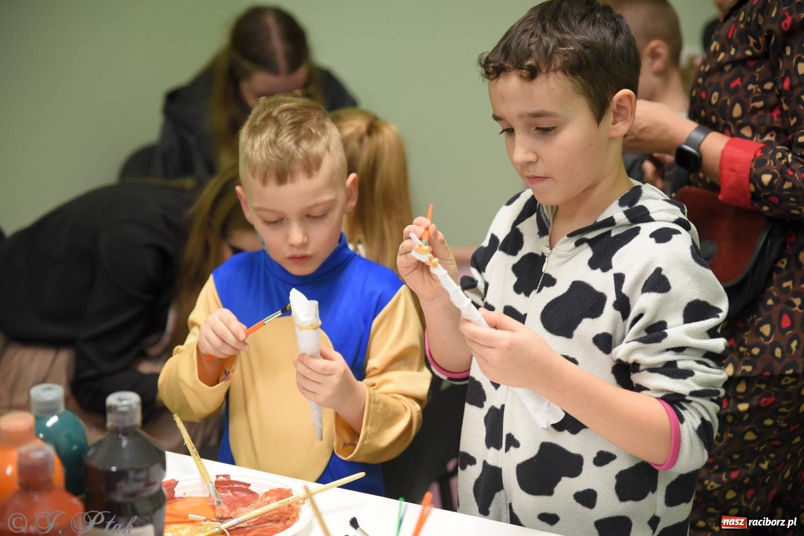 Zdjęcie w galerii na portalu naszraciborz.pl: Sportowy bal karnawałowy w arenie przy Łąkowej wiadomości z regionu