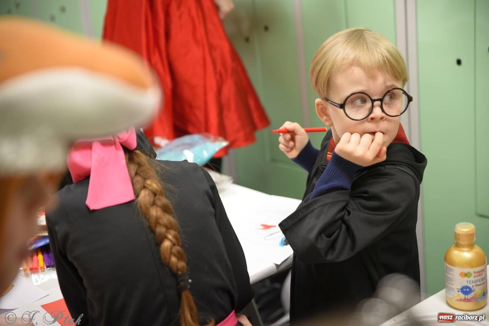 Zdjęcie w galerii na portalu naszraciborz.pl: Sportowy bal karnawałowy w arenie przy Łąkowej wiadomości z regionu