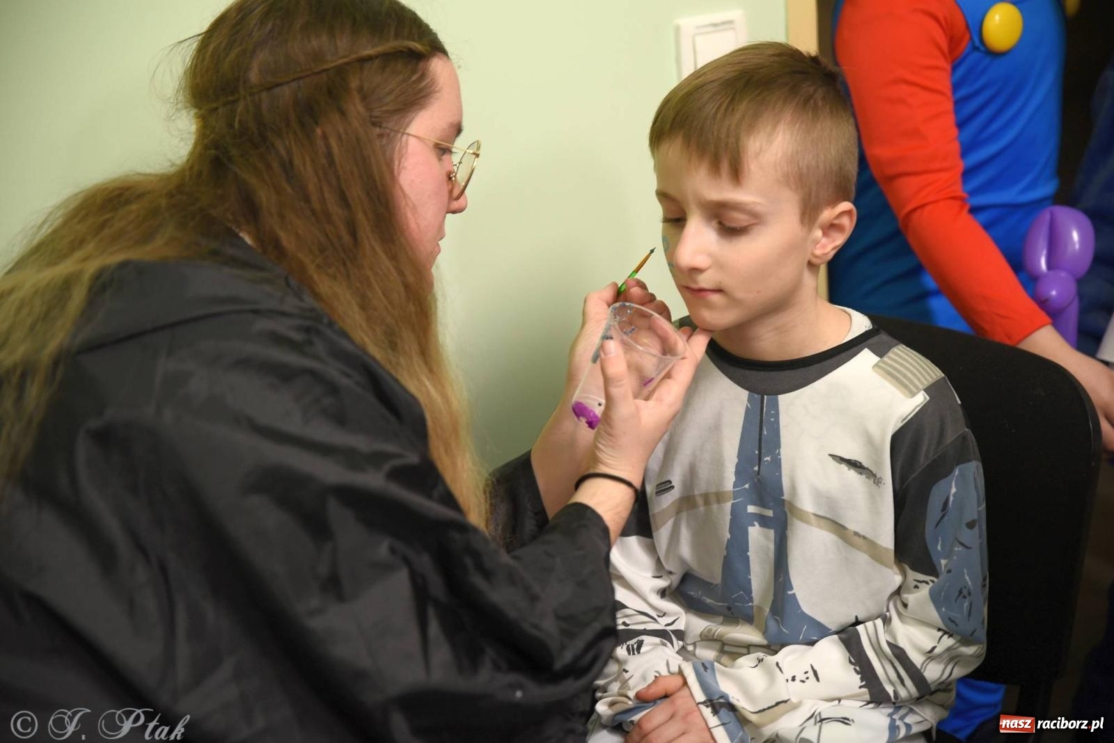 Zdjęcie w galerii na portalu naszraciborz.pl: Sportowy bal karnawałowy w arenie przy Łąkowej wiadomości z regionu