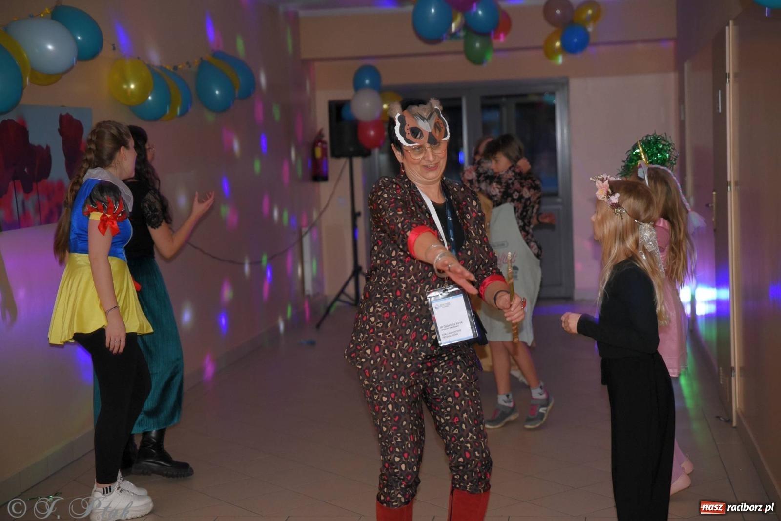 Zdjęcie w galerii na portalu naszraciborz.pl: Sportowy bal karnawałowy w arenie przy Łąkowej wiadomości z regionu