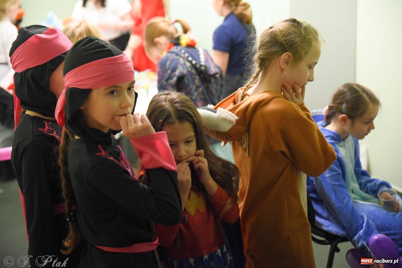 Zdjęcie w galerii na portalu naszraciborz.pl: Sportowy bal karnawałowy w arenie przy Łąkowej wiadomości z regionu