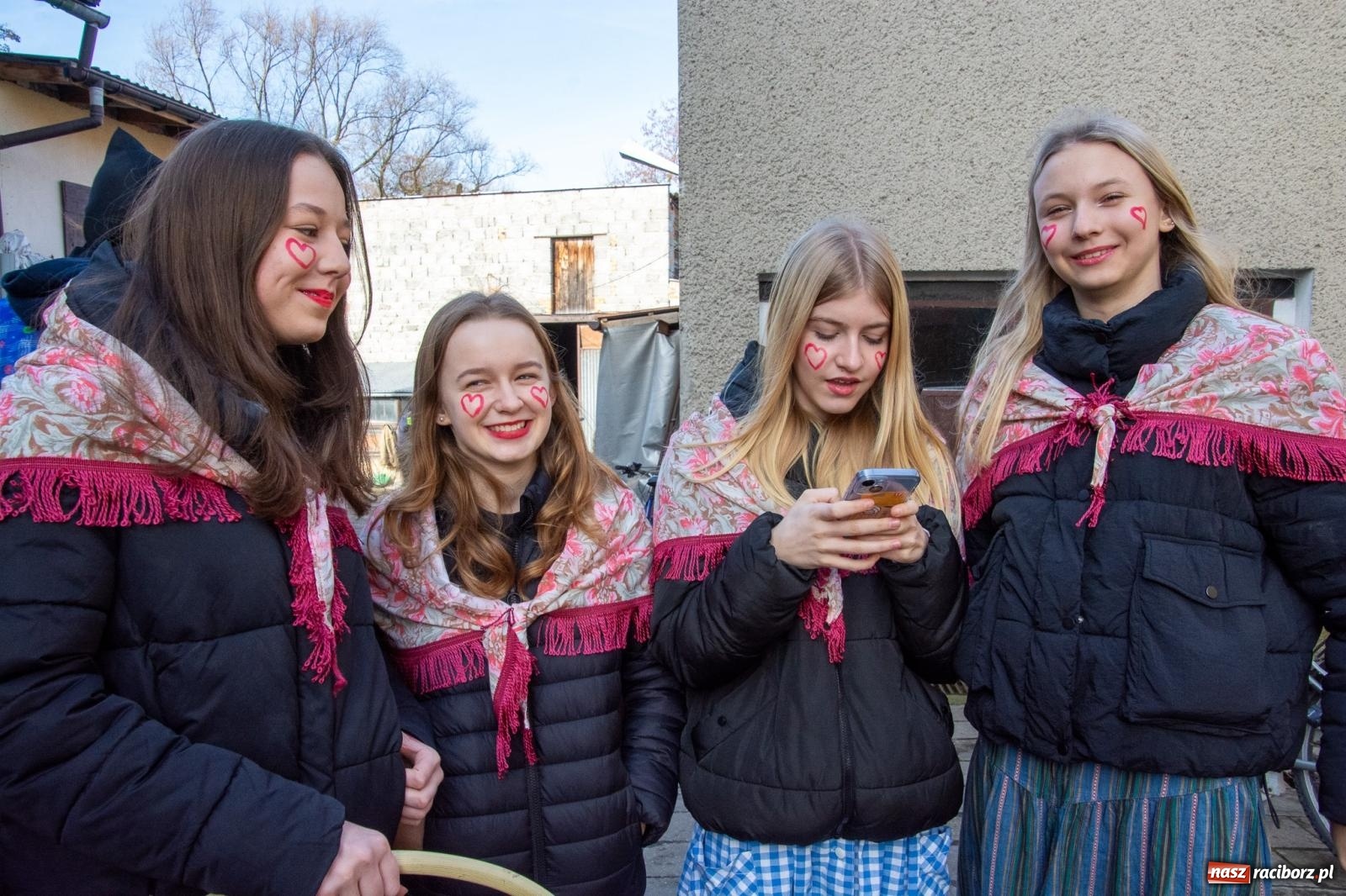 Zdjęcie w galerii na portalu naszraciborz.pl: Tanzbär, czyli ostatki po samborowicku. Zegnamy karnawał 2024 wiadomości z regionu