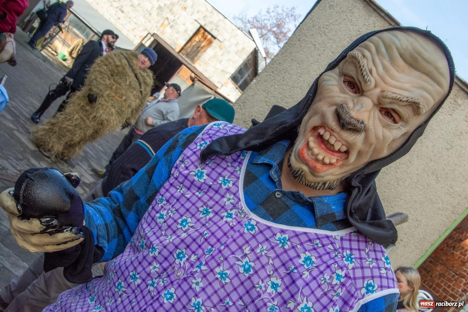 Zdjęcie w galerii na portalu naszraciborz.pl: Tanzbär, czyli ostatki po samborowicku. Zegnamy karnawał 2024 wiadomości z regionu