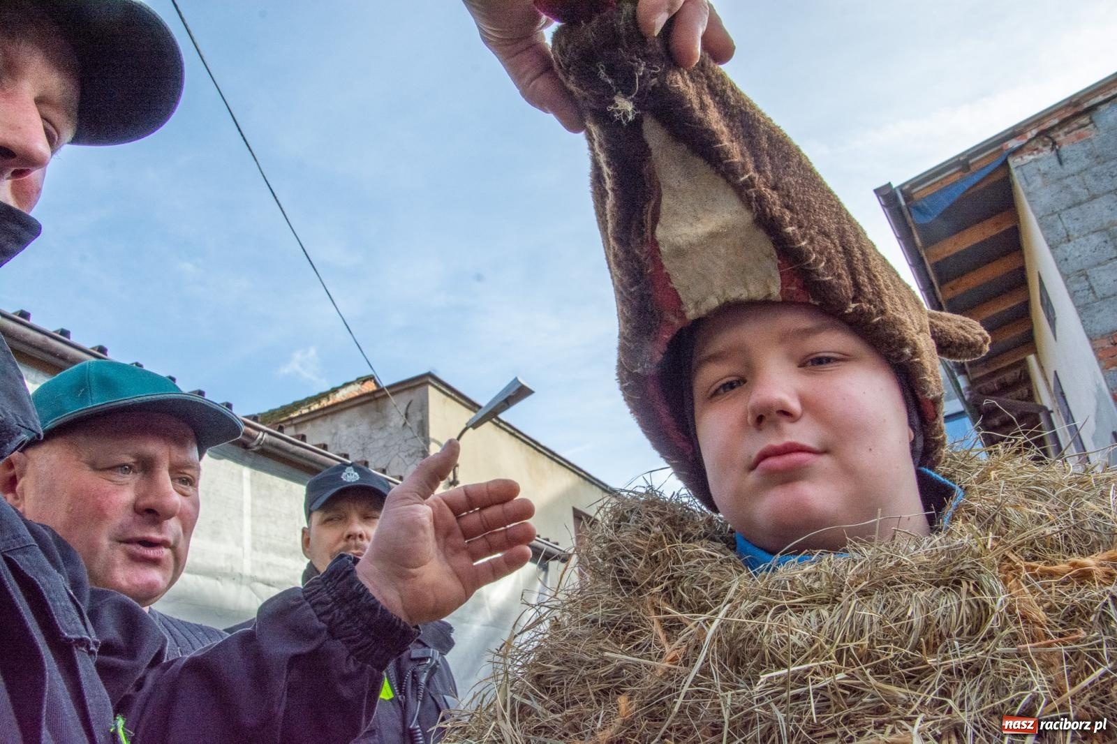 Zdjęcie w galerii na portalu naszraciborz.pl: Tanzbär, czyli ostatki po samborowicku. Zegnamy karnawał 2024 wiadomości z regionu
