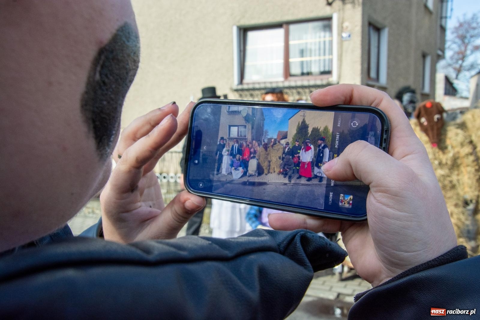 Zdjęcie w galerii na portalu naszraciborz.pl: Tanzbär, czyli ostatki po samborowicku. Zegnamy karnawał 2024 wiadomości z regionu