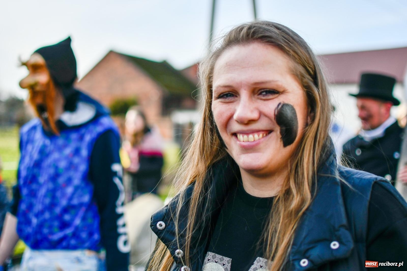 Zdjęcie w galerii na portalu naszraciborz.pl: Tanzbär, czyli ostatki po samborowicku. Zegnamy karnawał 2024 wiadomości z regionu