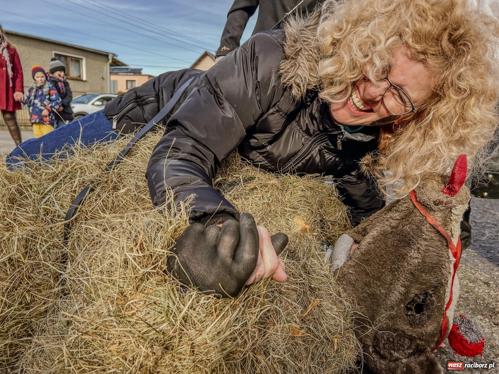 Zdjęcie w galerii na portalu naszraciborz.pl: Tanzbär, czyli ostatki po samborowicku. Zegnamy karnawał 2024 wiadomości z regionu
