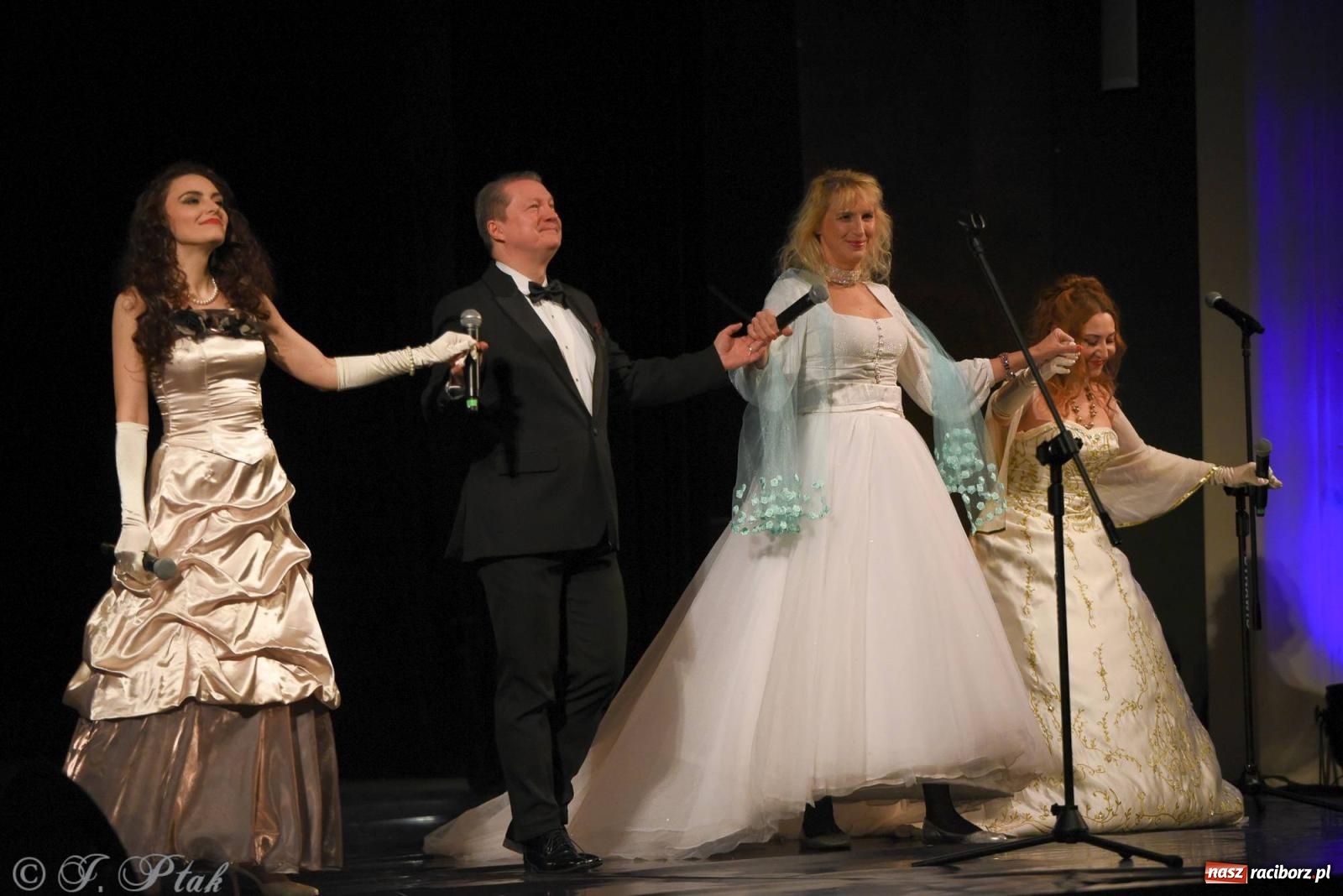Zdjęcie w galerii na portalu naszraciborz.pl: Niezapomniane Melodie Wiednia na scenie RCK wiadomości z regionu