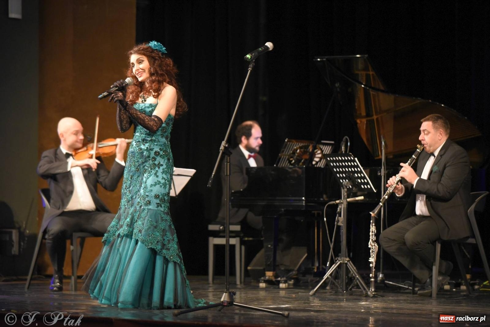 Zdjęcie w galerii na portalu naszraciborz.pl: Niezapomniane Melodie Wiednia na scenie RCK wiadomości z regionu