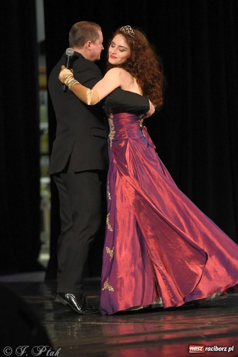 Zdjęcie w galerii na portalu naszraciborz.pl: Niezapomniane Melodie Wiednia na scenie RCK wiadomości z regionu