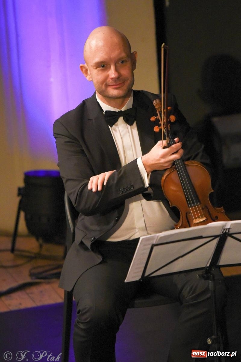 Zdjęcie w galerii na portalu naszraciborz.pl: Niezapomniane Melodie Wiednia na scenie RCK wiadomości z regionu