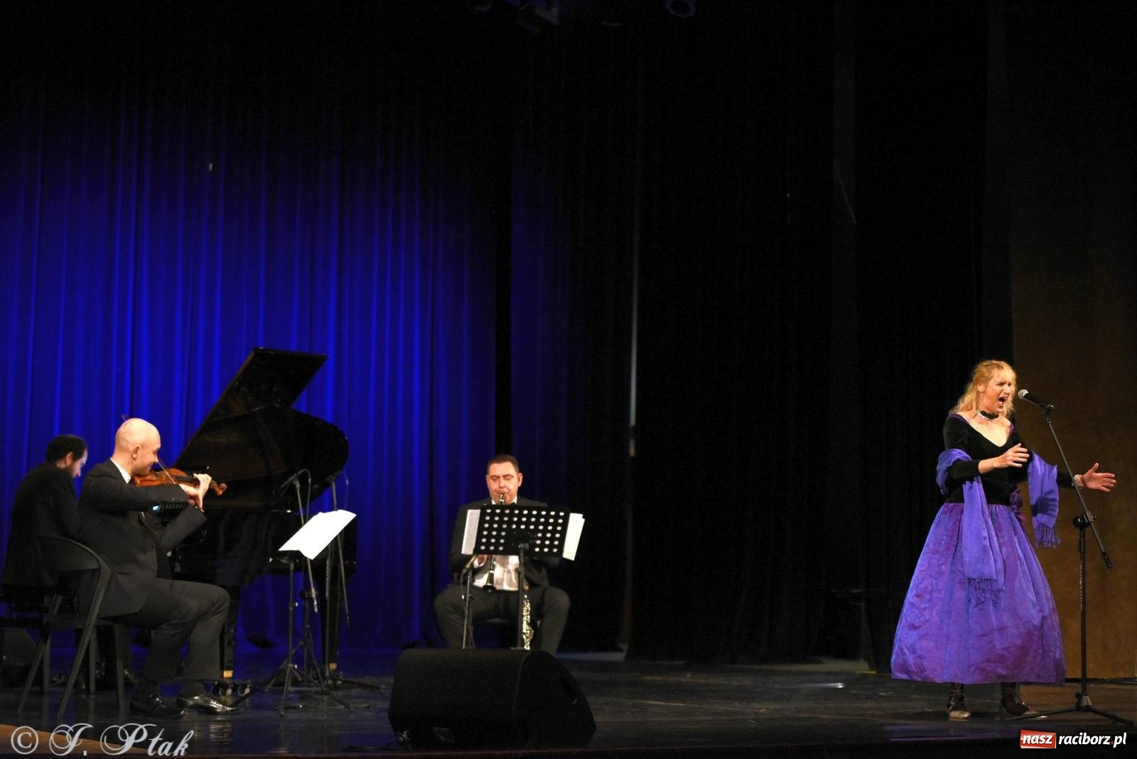 Zdjęcie w galerii na portalu naszraciborz.pl: Niezapomniane Melodie Wiednia na scenie RCK wiadomości z regionu