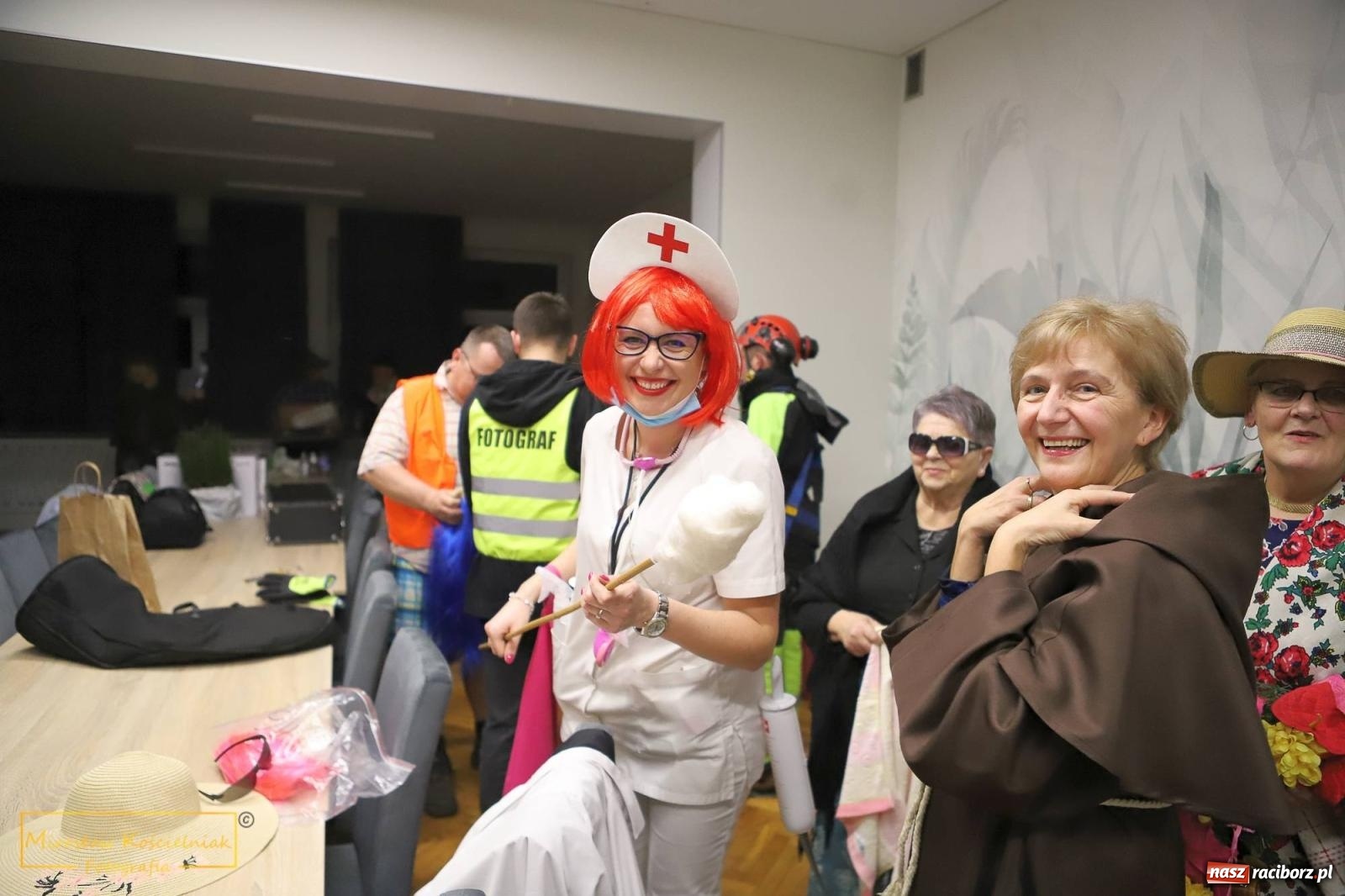 Zdjęcie w galerii na portalu naszraciborz.pl: W Borucinie pogrzebali basa. Karnawał przechodzi do historii wiadomości z regionu