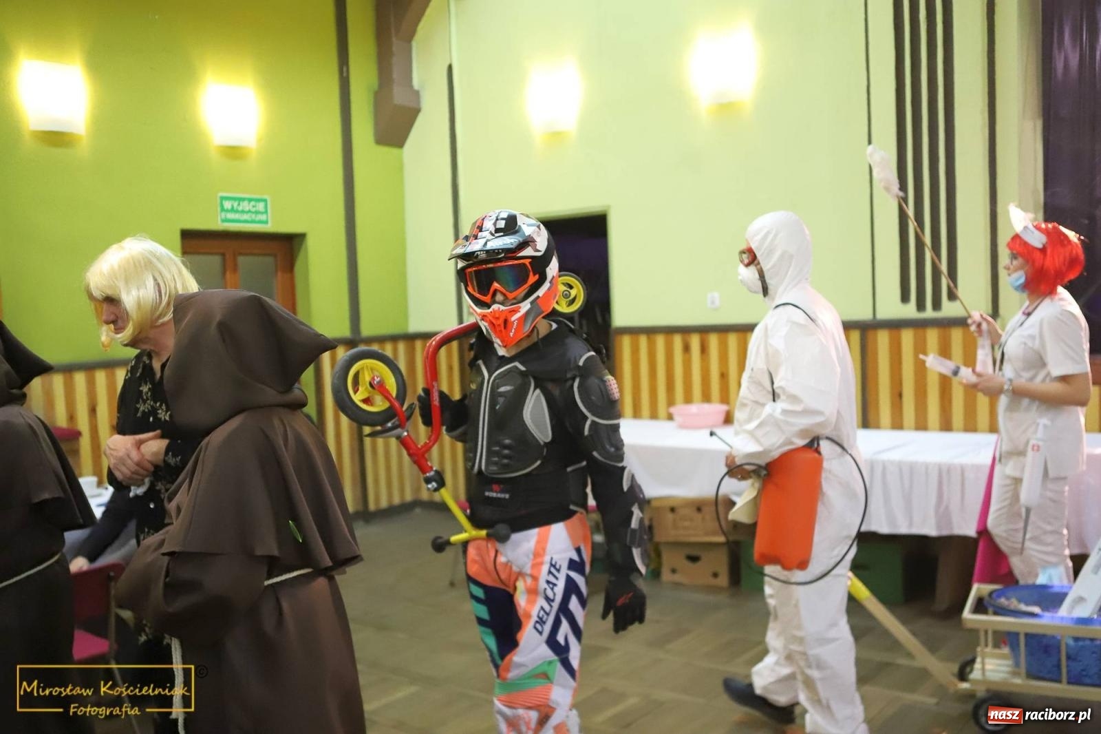 Zdjęcie w galerii na portalu naszraciborz.pl: W Borucinie pogrzebali basa. Karnawał przechodzi do historii wiadomości z regionu