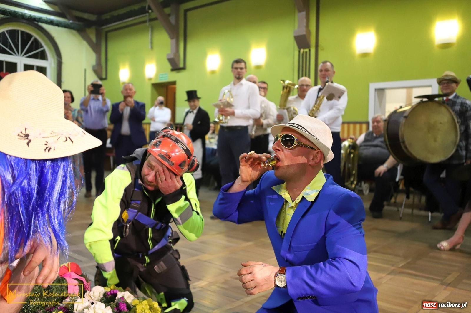 Zdjęcie w galerii na portalu naszraciborz.pl: W Borucinie pogrzebali basa. Karnawał przechodzi do historii wiadomości z regionu