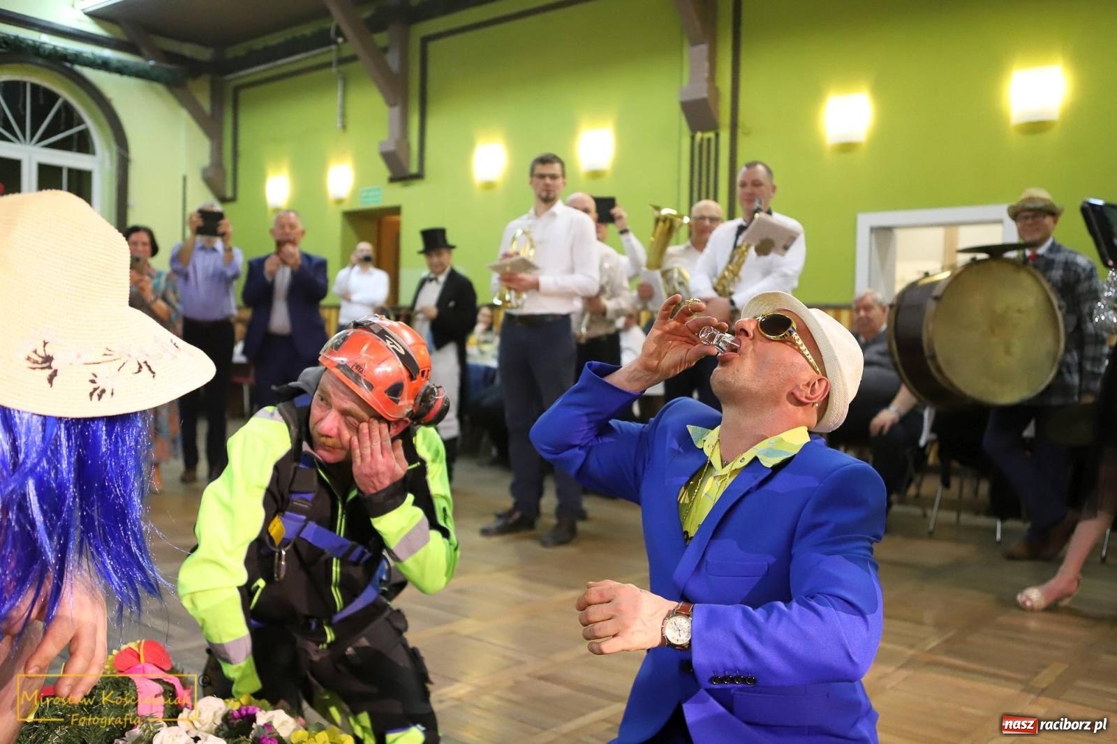 Zdjęcie w galerii na portalu naszraciborz.pl: W Borucinie pogrzebali basa. Karnawał przechodzi do historii wiadomości z regionu