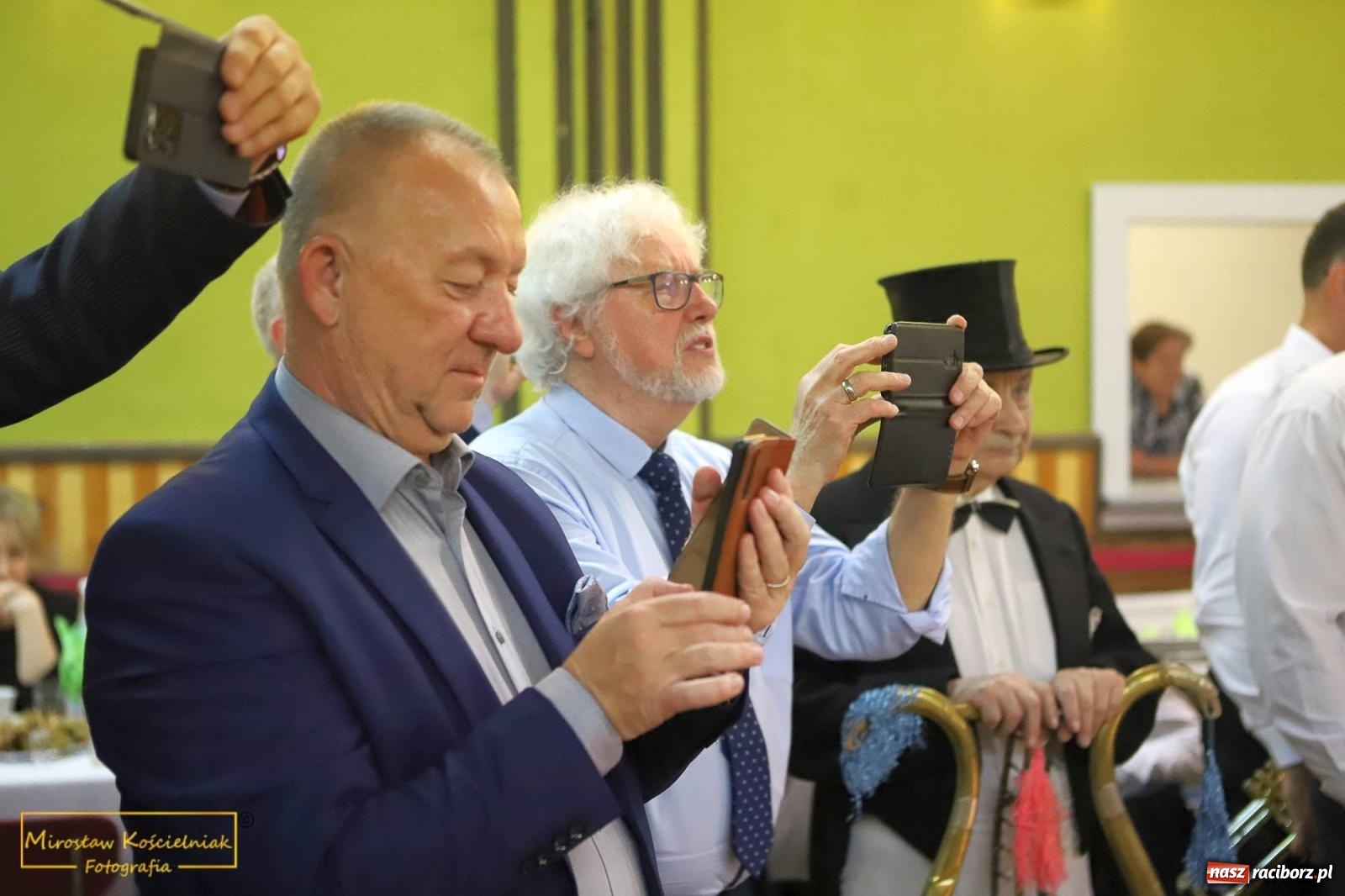 Zdjęcie w galerii na portalu naszraciborz.pl: W Borucinie pogrzebali basa. Karnawał przechodzi do historii wiadomości z regionu