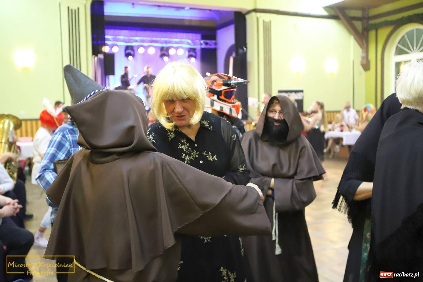 Zdjęcie w galerii na portalu naszraciborz.pl: W Borucinie pogrzebali basa. Karnawał przechodzi do historii wiadomości z regionu