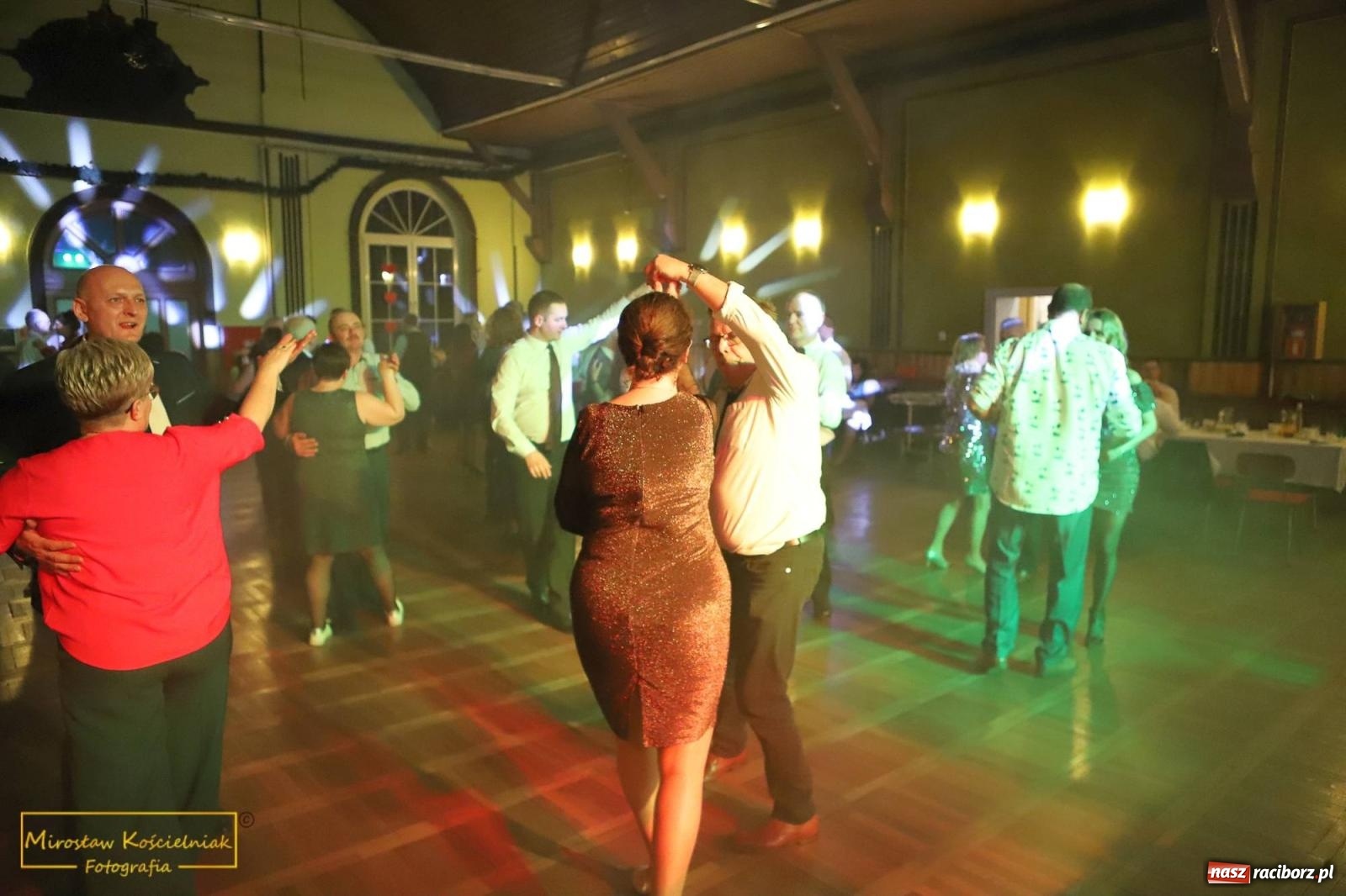 Zdjęcie w galerii na portalu naszraciborz.pl: W Borucinie pogrzebali basa. Karnawał przechodzi do historii wiadomości z regionu