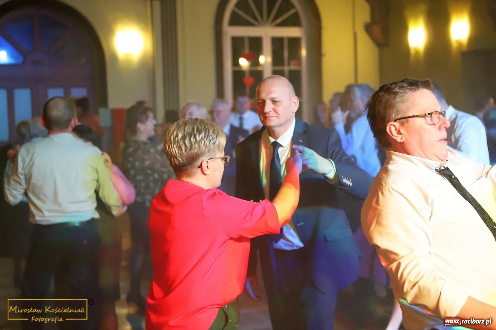 Zdjęcie w galerii na portalu naszraciborz.pl: W Borucinie pogrzebali basa. Karnawał przechodzi do historii wiadomości z regionu