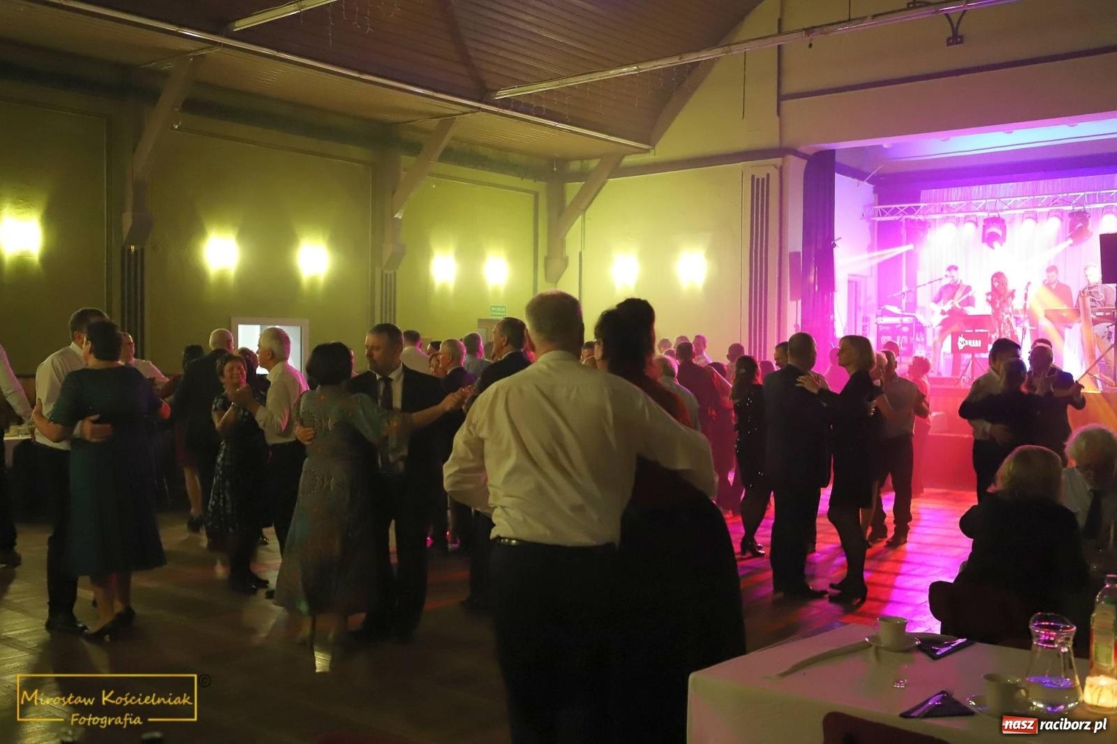 Zdjęcie w galerii na portalu naszraciborz.pl: W Borucinie pogrzebali basa. Karnawał przechodzi do historii wiadomości z regionu