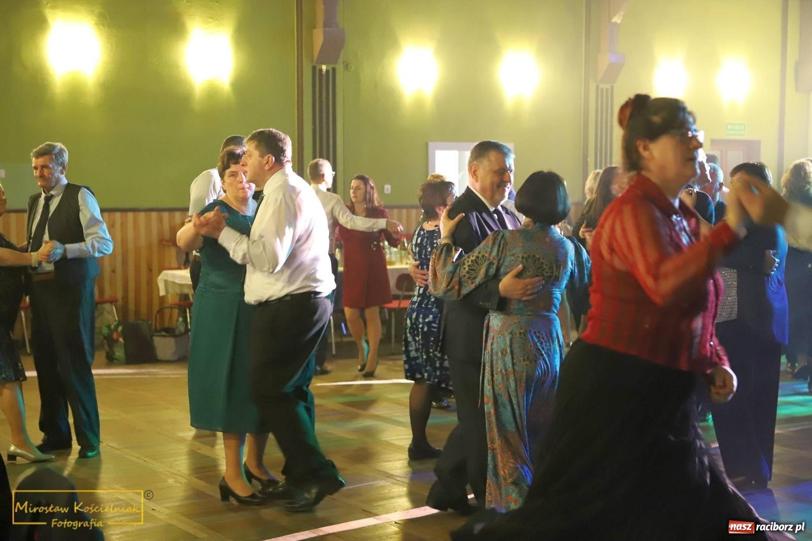 Zdjęcie w galerii na portalu naszraciborz.pl: W Borucinie pogrzebali basa. Karnawał przechodzi do historii wiadomości z regionu