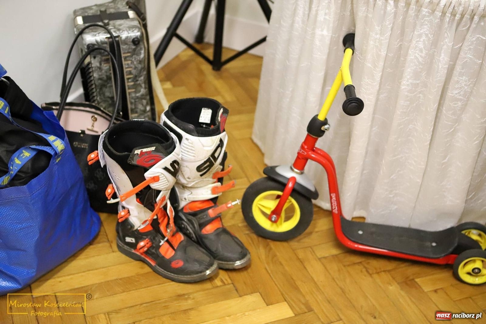 Zdjęcie w galerii na portalu naszraciborz.pl: W Borucinie pogrzebali basa. Karnawał przechodzi do historii wiadomości z regionu