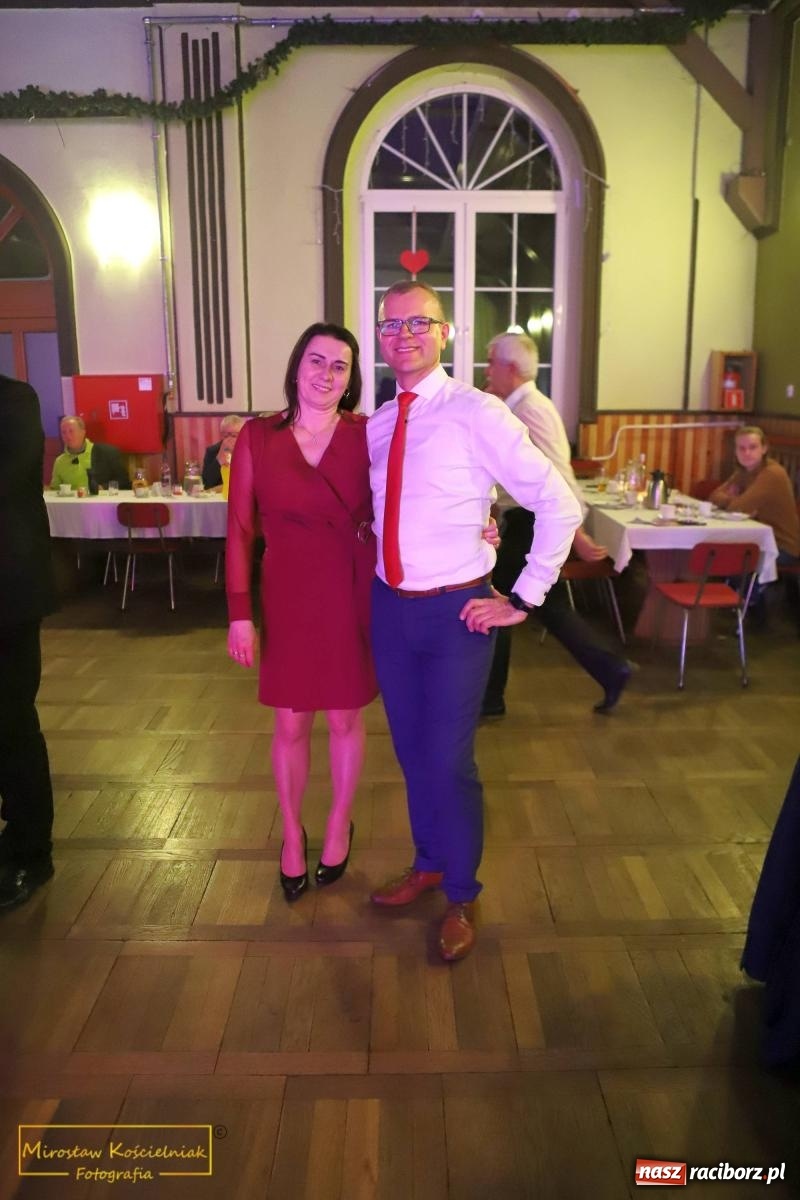 Zdjęcie w galerii na portalu naszraciborz.pl: W Borucinie pogrzebali basa. Karnawał przechodzi do historii wiadomości z regionu