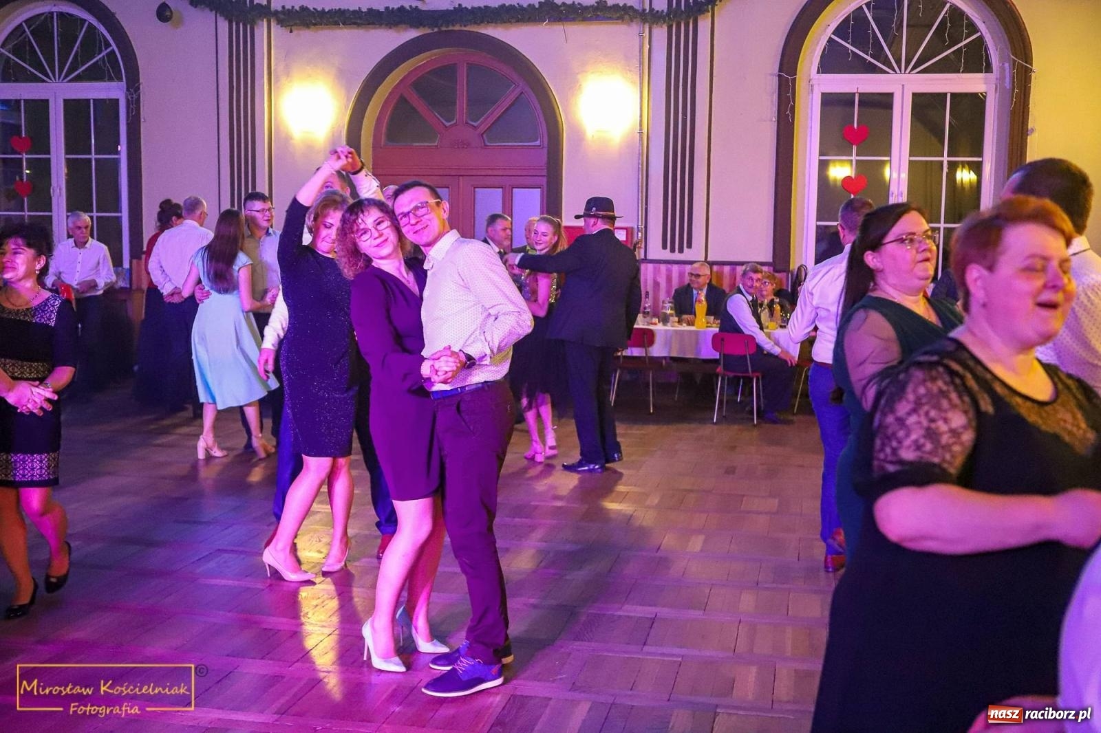 Zdjęcie w galerii na portalu naszraciborz.pl: W Borucinie pogrzebali basa. Karnawał przechodzi do historii wiadomości z regionu