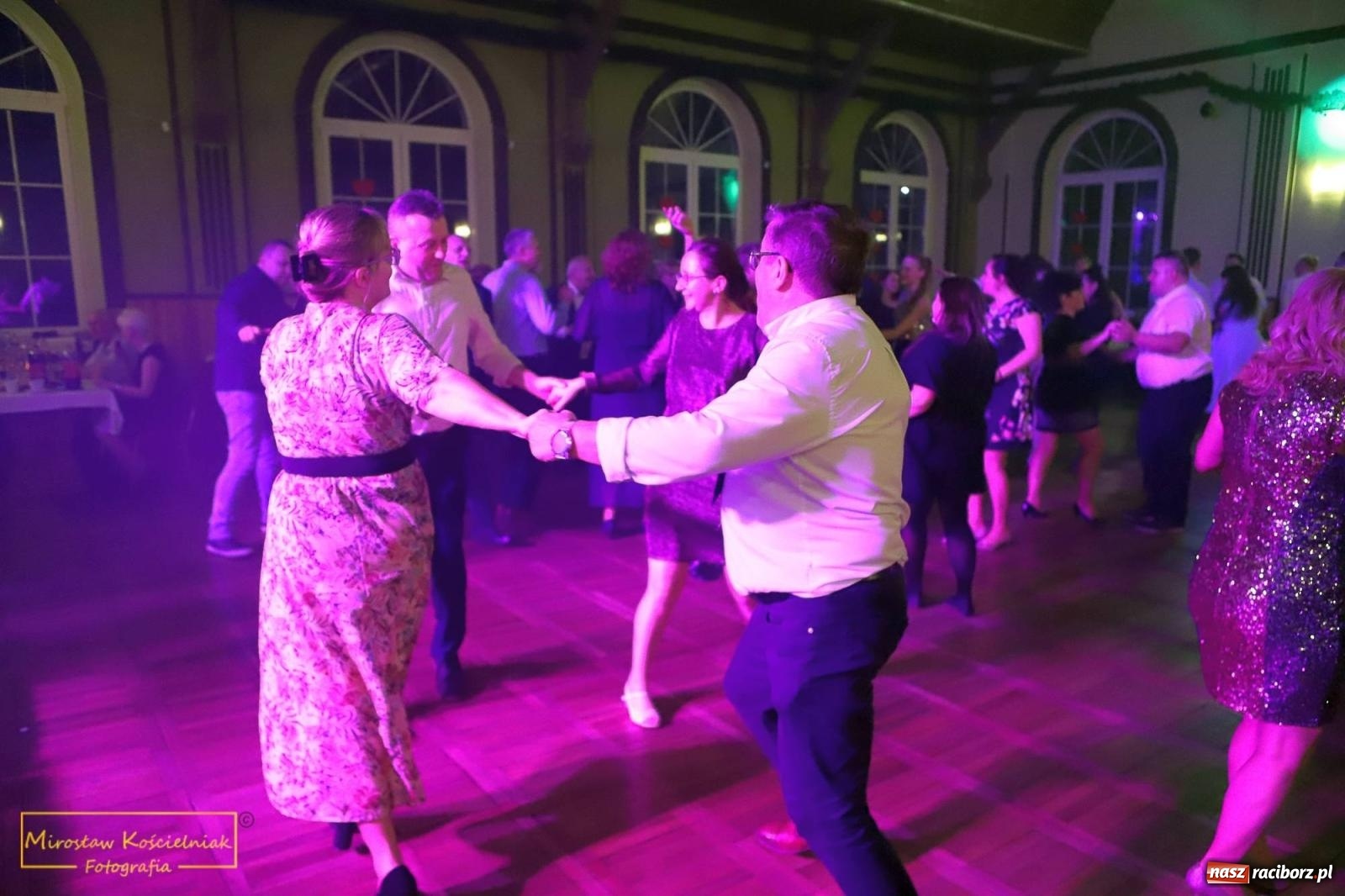 Zdjęcie w galerii na portalu naszraciborz.pl: W Borucinie pogrzebali basa. Karnawał przechodzi do historii wiadomości z regionu