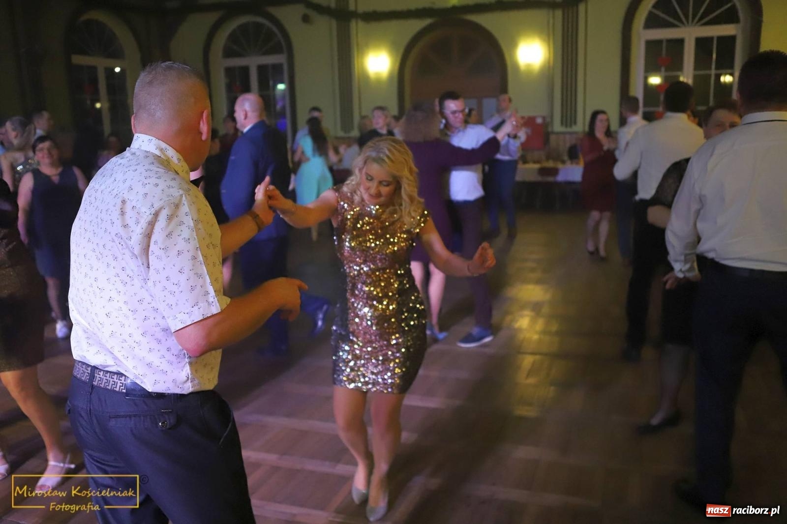 Zdjęcie w galerii na portalu naszraciborz.pl: W Borucinie pogrzebali basa. Karnawał przechodzi do historii wiadomości z regionu