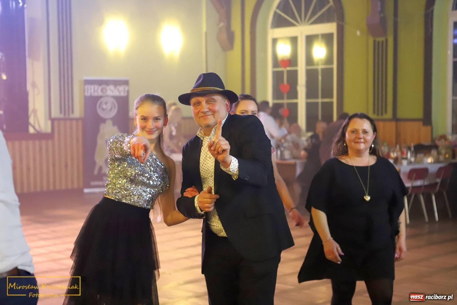 Zdjęcie w galerii na portalu naszraciborz.pl: W Borucinie pogrzebali basa. Karnawał przechodzi do historii wiadomości z regionu