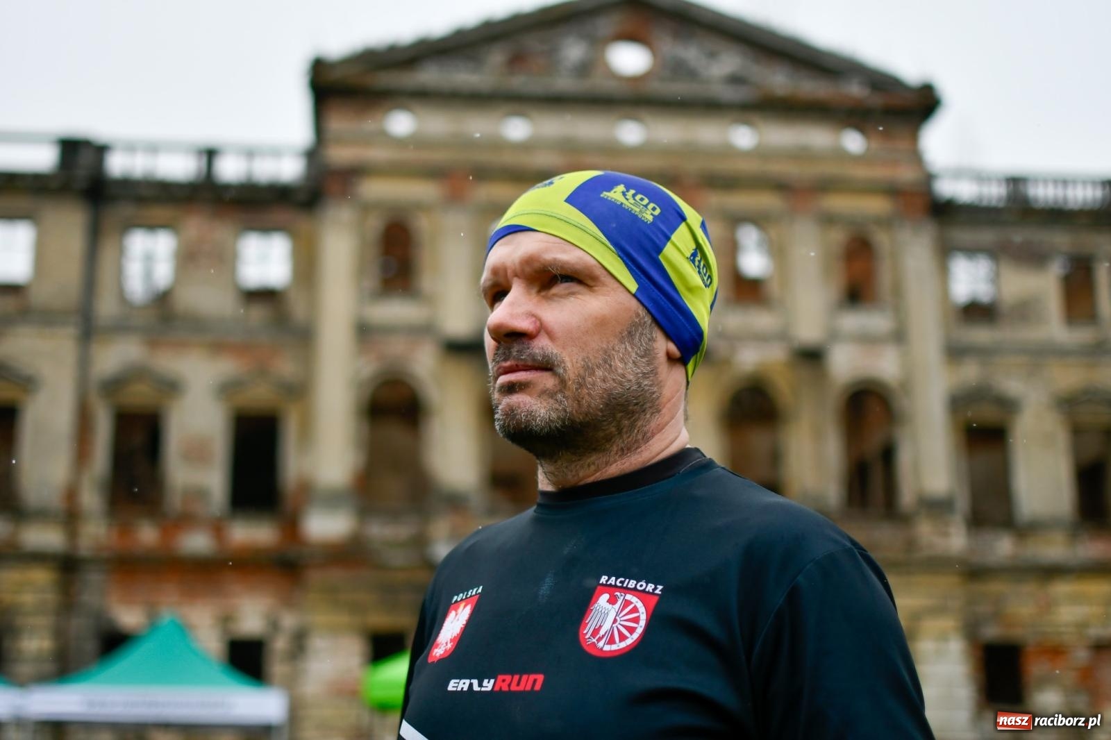 Zdjęcie w galerii na portalu naszraciborz.pl: Przy sławikowskich ruinach zadebiutował Runathlon. Bieg dla twardzieli i twardzielek wiadomości z regionu