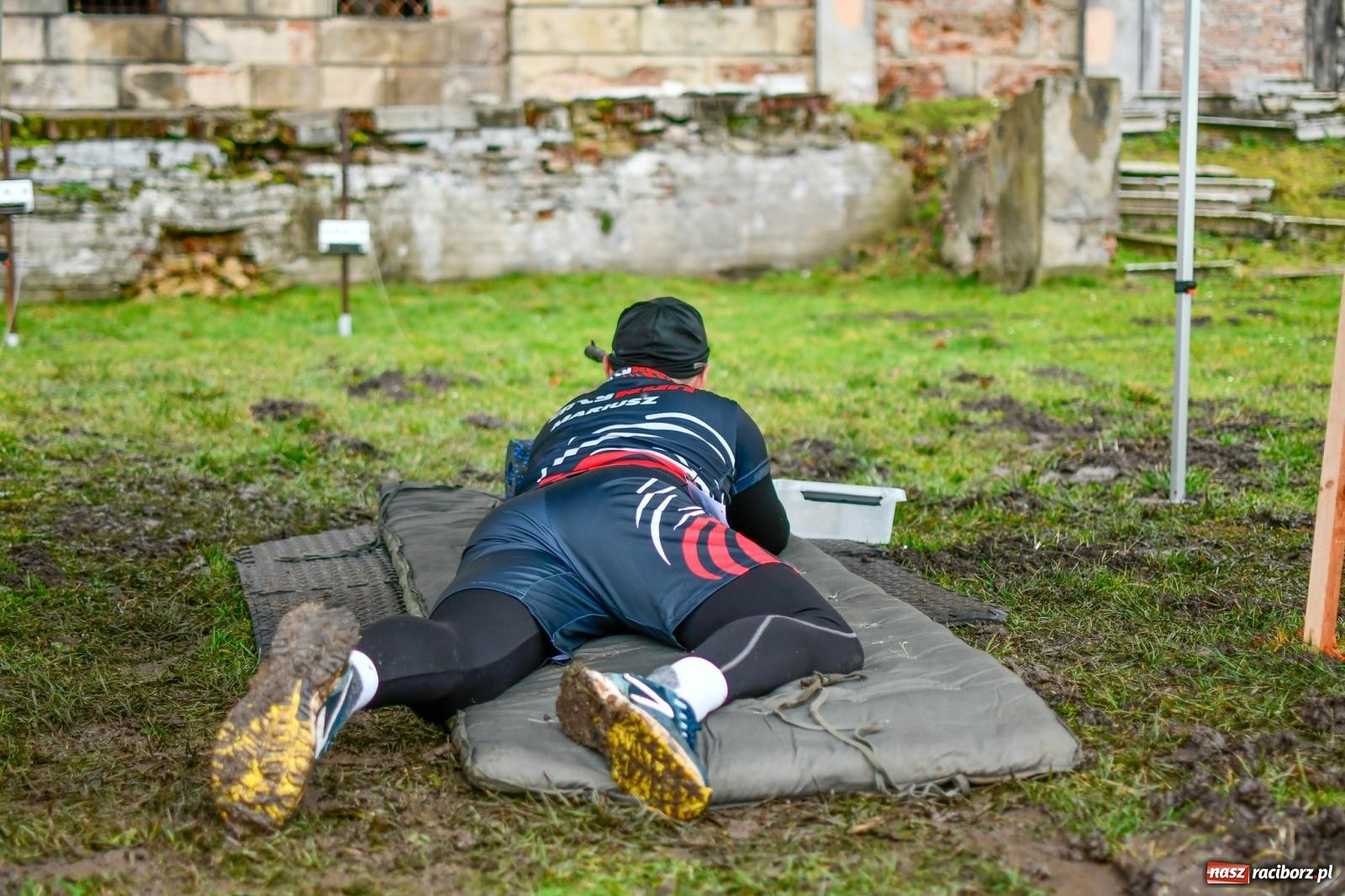 Zdjęcie w galerii na portalu naszraciborz.pl: Przy sławikowskich ruinach zadebiutował Runathlon. Bieg dla twardzieli i twardzielek wiadomości z regionu