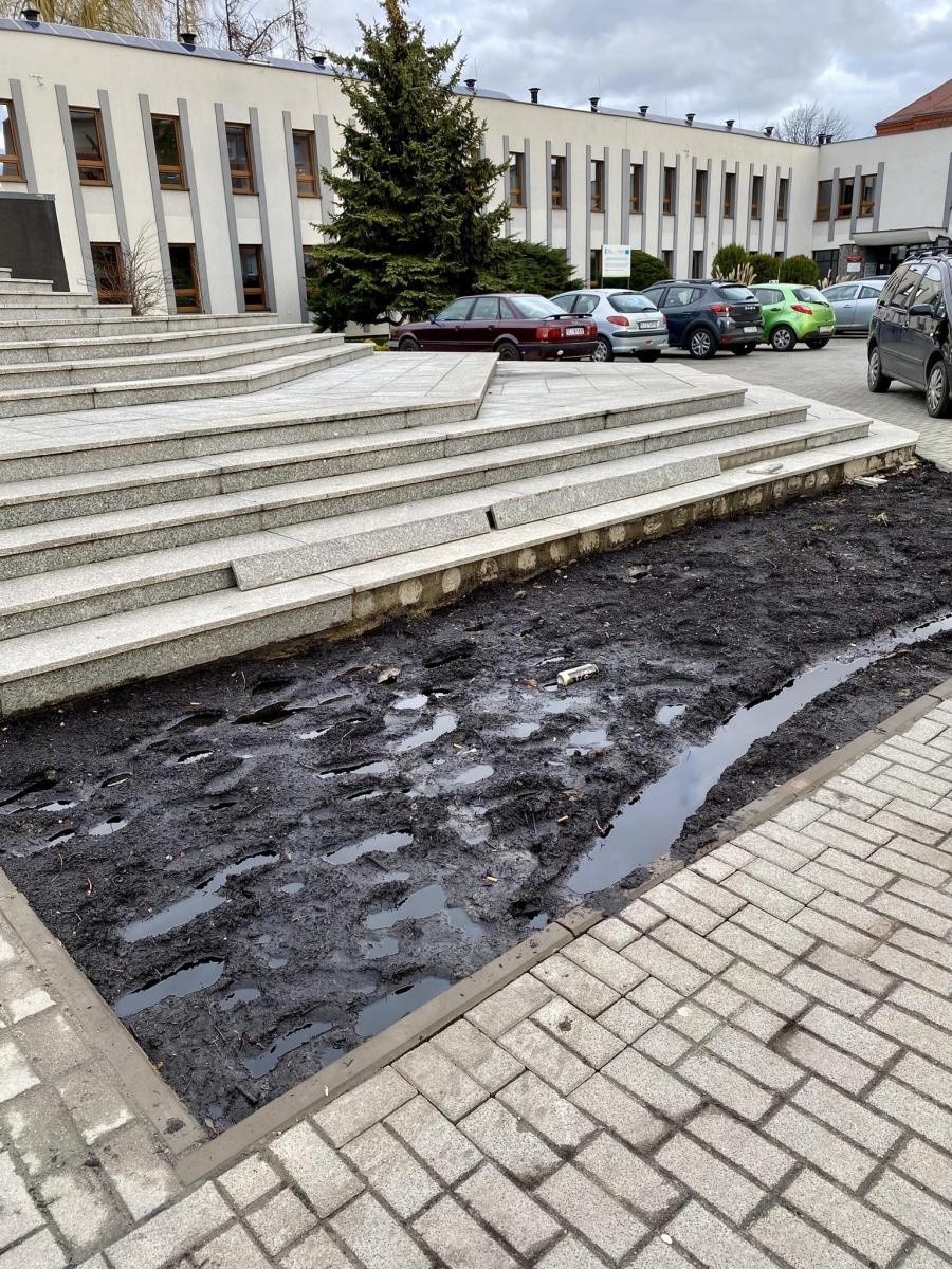 Zdjęcie w galerii na portalu naszraciborz.pl: List do redakcji. Czy pieniądze podatników poszły w błoto? wiadomości z regionu