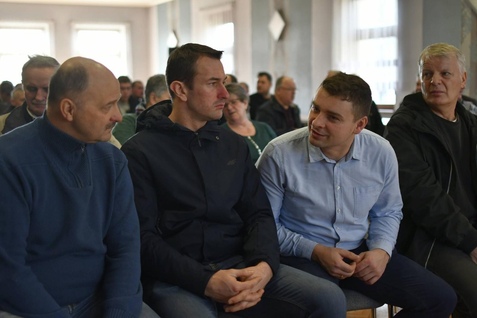 Zdjęcie w galerii na portalu naszraciborz.pl: Na dożynkach to są wszyscy! Rolnicy zaprosili parlamentarzystów na spotkanie do Bolesławia, przyjechał jeden wiadomości z regionu