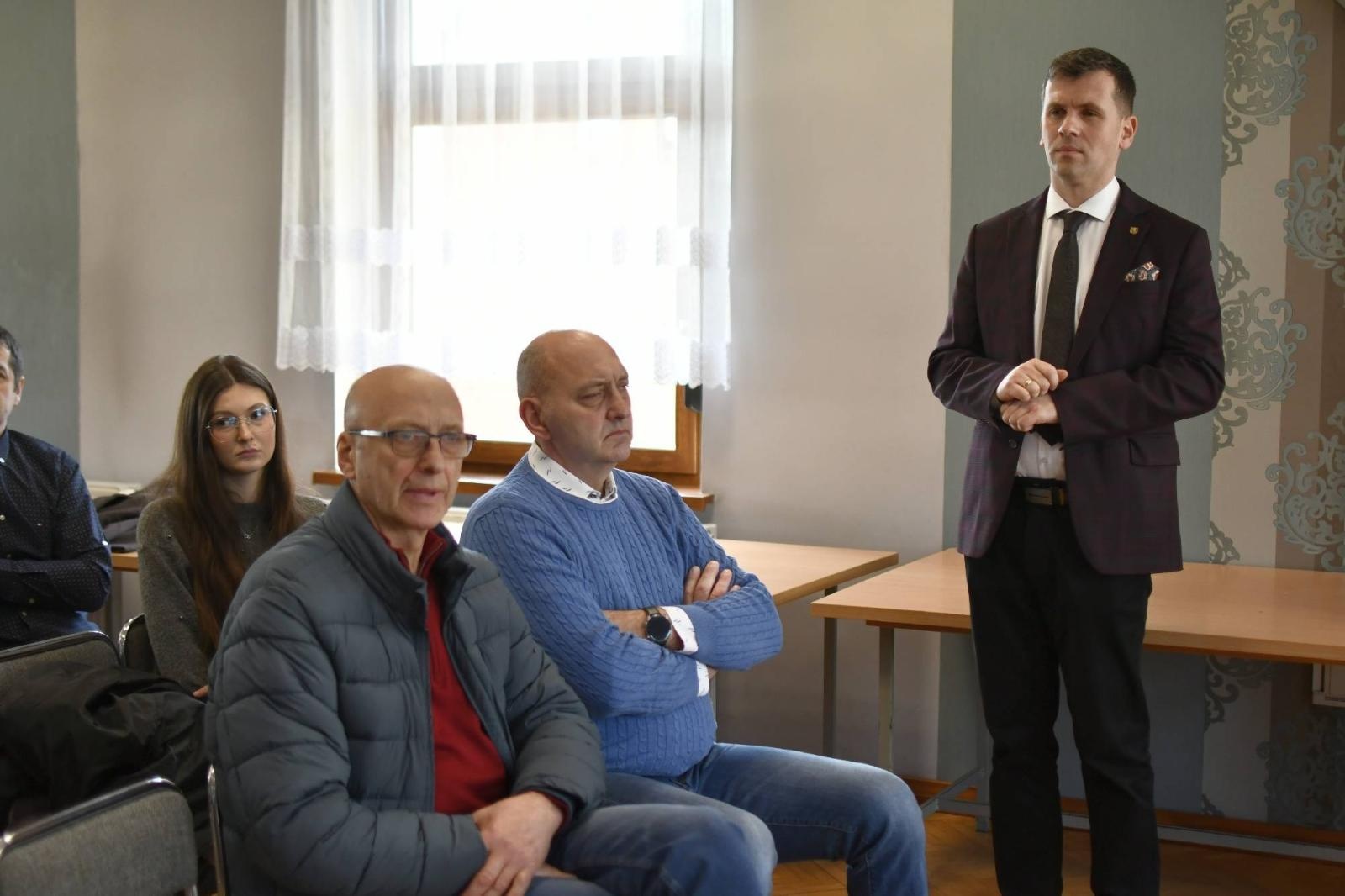 Zdjęcie w galerii na portalu naszraciborz.pl: Na dożynkach to są wszyscy! Rolnicy zaprosili parlamentarzystów na spotkanie do Bolesławia, przyjechał jeden wiadomości z regionu