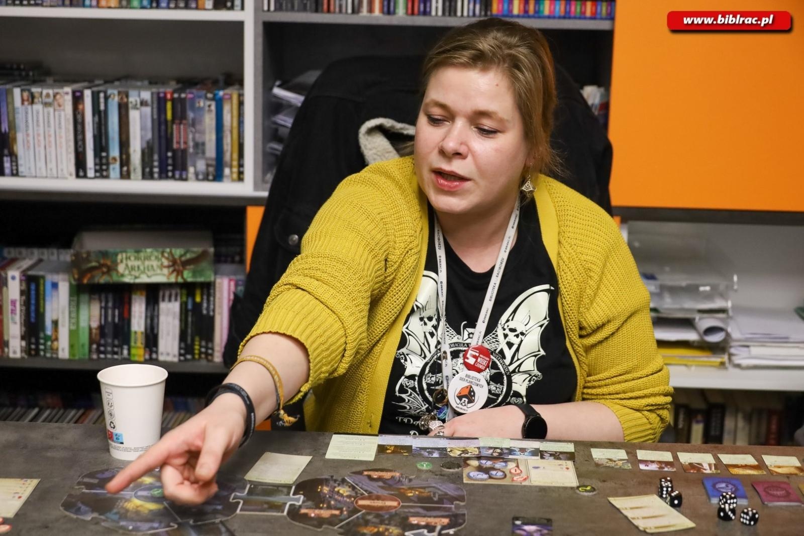 Zdjęcie w galerii na portalu naszraciborz.pl: Noc z Grami bez Prądu – relacja z nocnych rozgrywek w bibliotece wiadomości z regionu